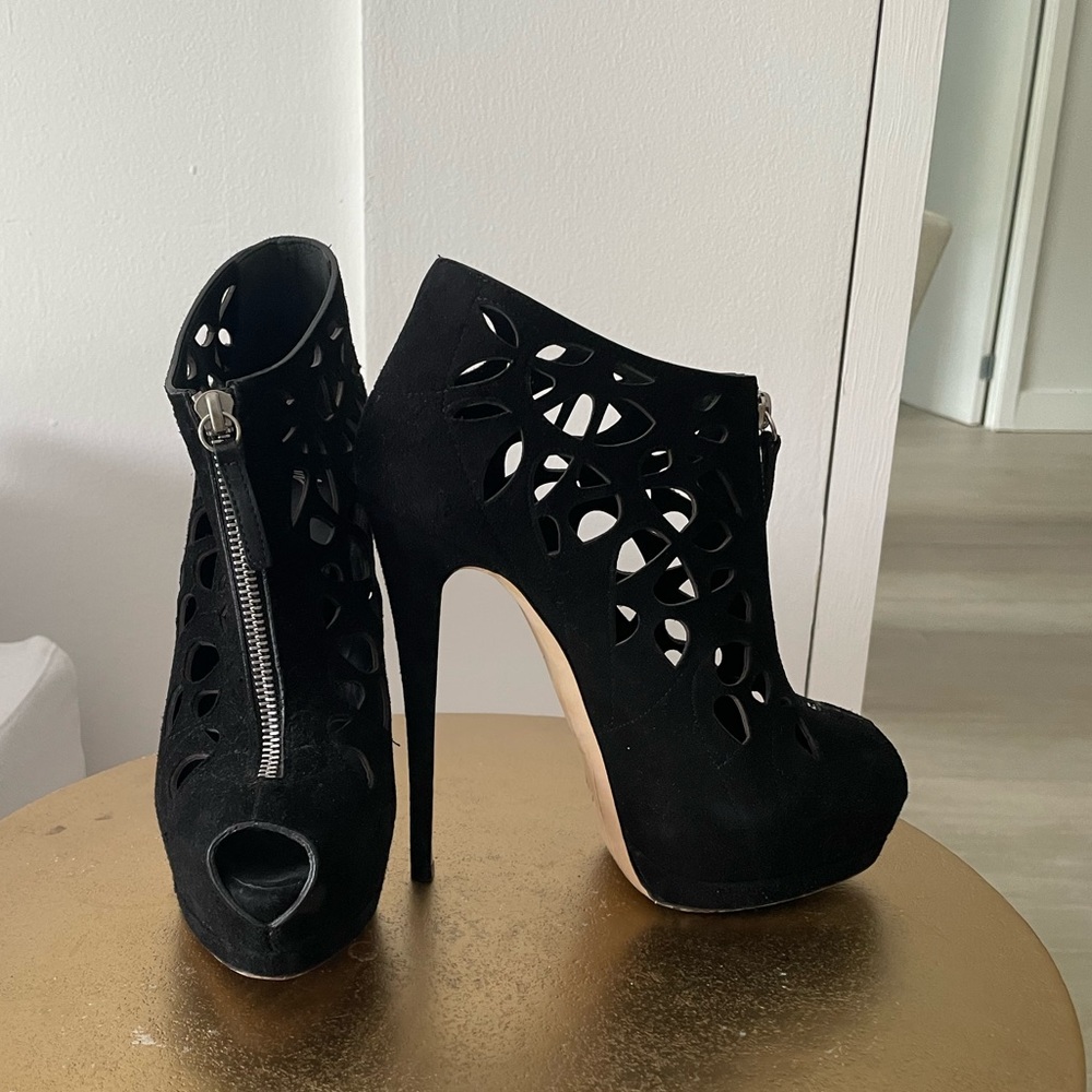 Giuseppe Zanotti Black Zip Bootie Heel